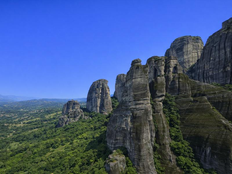 Meteora Morning Adventure Tour with Scenic Photo Stops